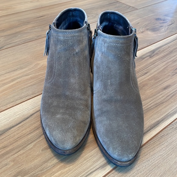 Vero Cupio Suede Bootie’s 🥾 - Picture 3 of 9